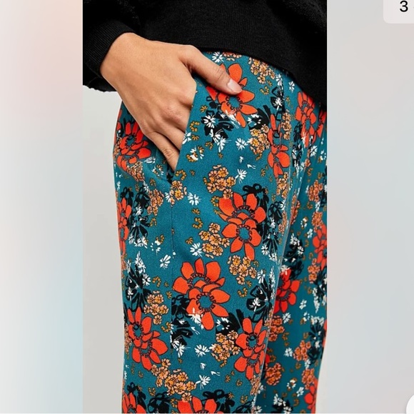 SOLD ✨FREE PEOPLE Cant Take My Eyes Off You Floral Pants - Picture 5 of 10